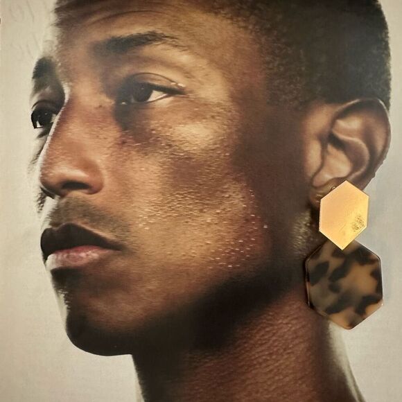 Gold and Tortoise Shell Clip-On Earrings - Picture 1 of 2